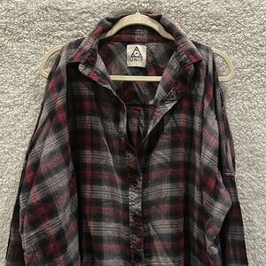 [UNIF] cold- shoulder flannel